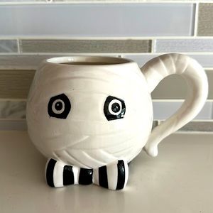 Mummy sculpted 16 oz white ceramic mug ☕️
